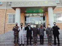 국군위문예술단 단원 가수 당찬 포병 홍보 감사장 받고 라면 쏘고